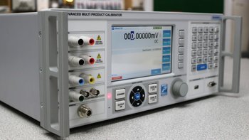 Transmille Multifunktionskalibrator 4015