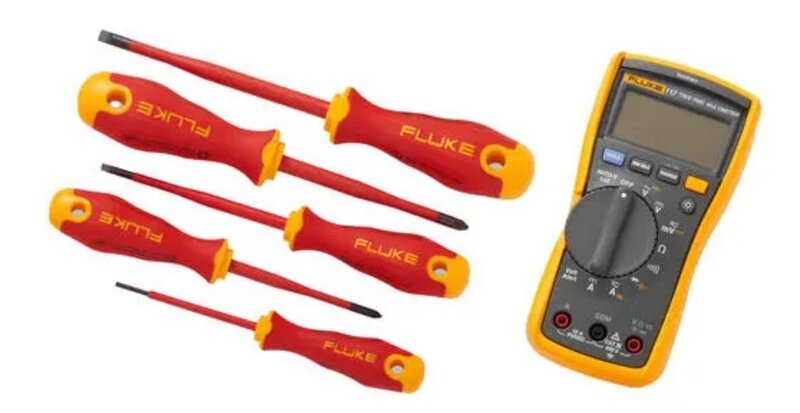 Fluke IB117KEUR Elektriker-Multimeter Fluke 117 + Starter-Kit mit Handwerkzeugen mit 5 isolierten Schraubendrehern und 3 isolierten Zangen und Wickeltasche